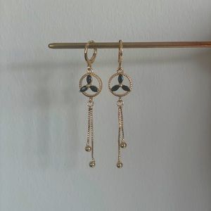 Elegant gentle Earring , one black and one pink